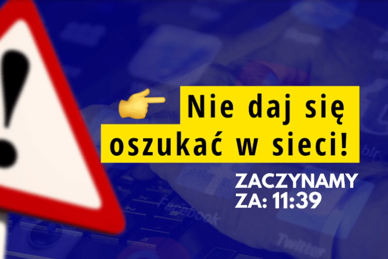 Znak ostrzegawczy i tekst: „Nie daj się oszukać w sieci!” na tle klawiatury i ikon mediów społecznościowych.